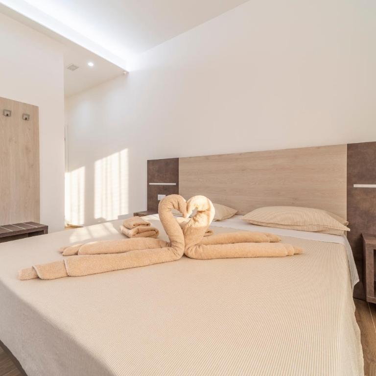 Mentana Rooms - Camera Matrimoniale con Balcone - 5