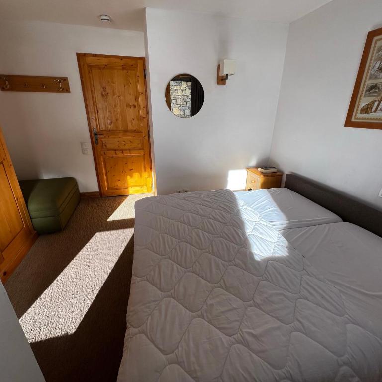 Haut Belle Plagne, vue montagnes, au pied des pistes, proche de l'ESF & espace piscine inclus - Appartement 1 Chambre - 10