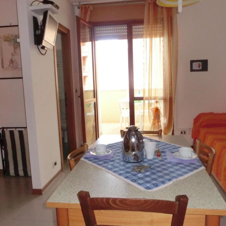 Colorful studio apartment-Beahost - Monolocale - 4