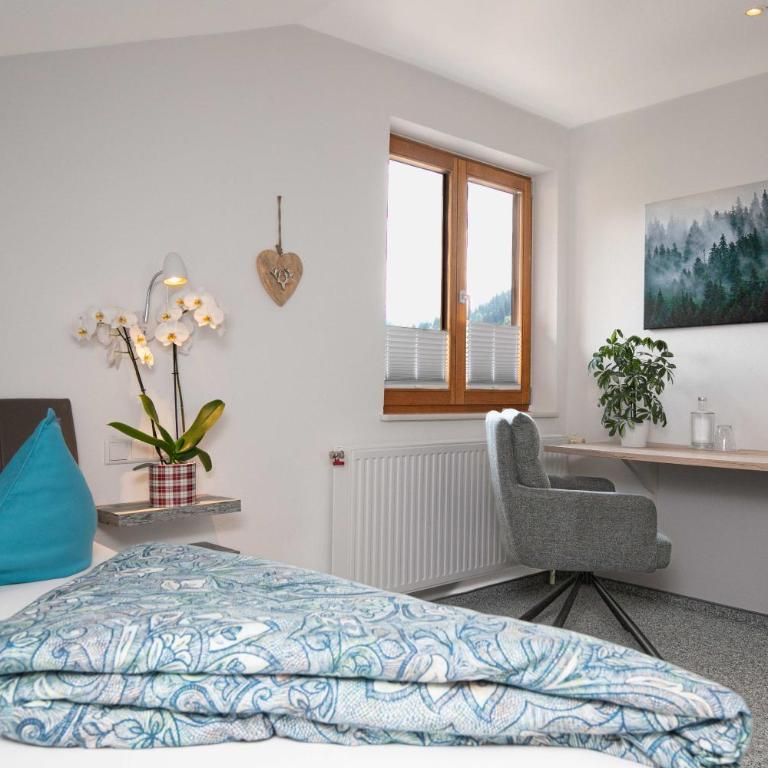 Hotel Amadeus - inclusive Skipass und vieles mehr - Standard Einzelzimmer mit Bergblick - 1