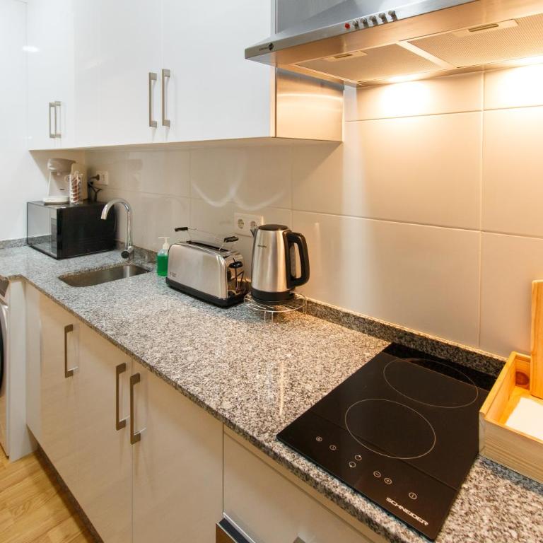 Apartamentos Coruña Vip Centro - One Bedroom Loft - 17