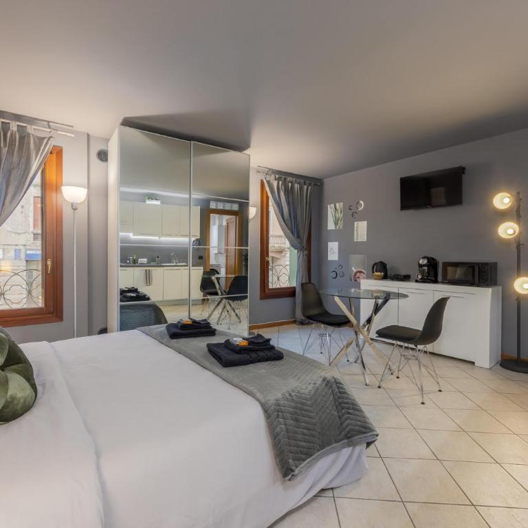 Charme Studio - Parcheggio a 20 Mt - 5 min dalla Fiera di Vicenza - Appartamento con 1 Camera da Letto - 3