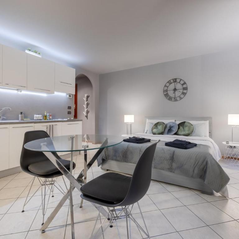 Charme Studio - Parcheggio a 20 Mt - 5 min dalla Fiera di Vicenza - Appartamento con 1 Camera da Letto - 4
