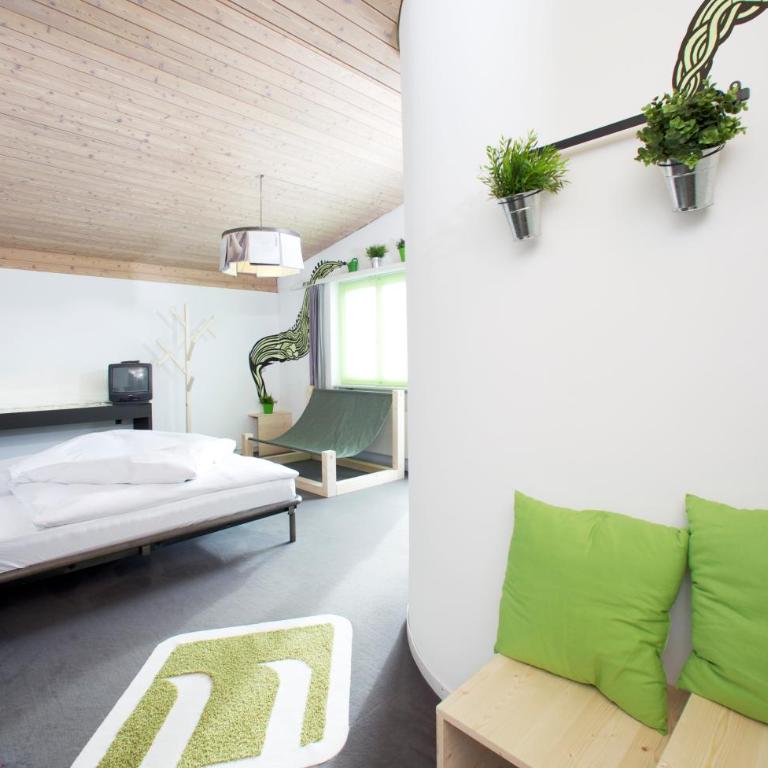 Arena Lodge - Doppelzimmer mit Balkon - 5