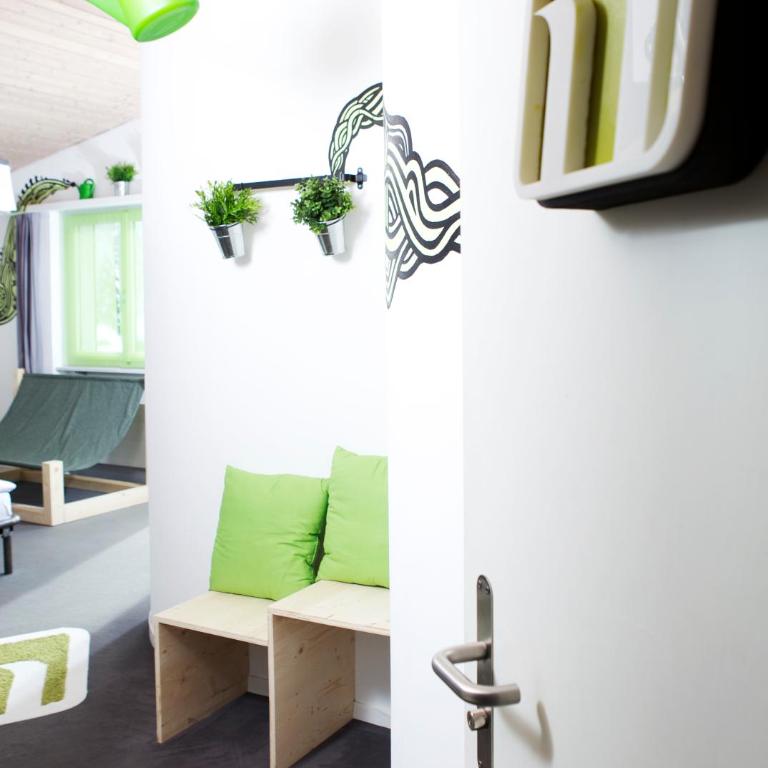 Arena Lodge - Doppelzimmer mit Balkon - 10