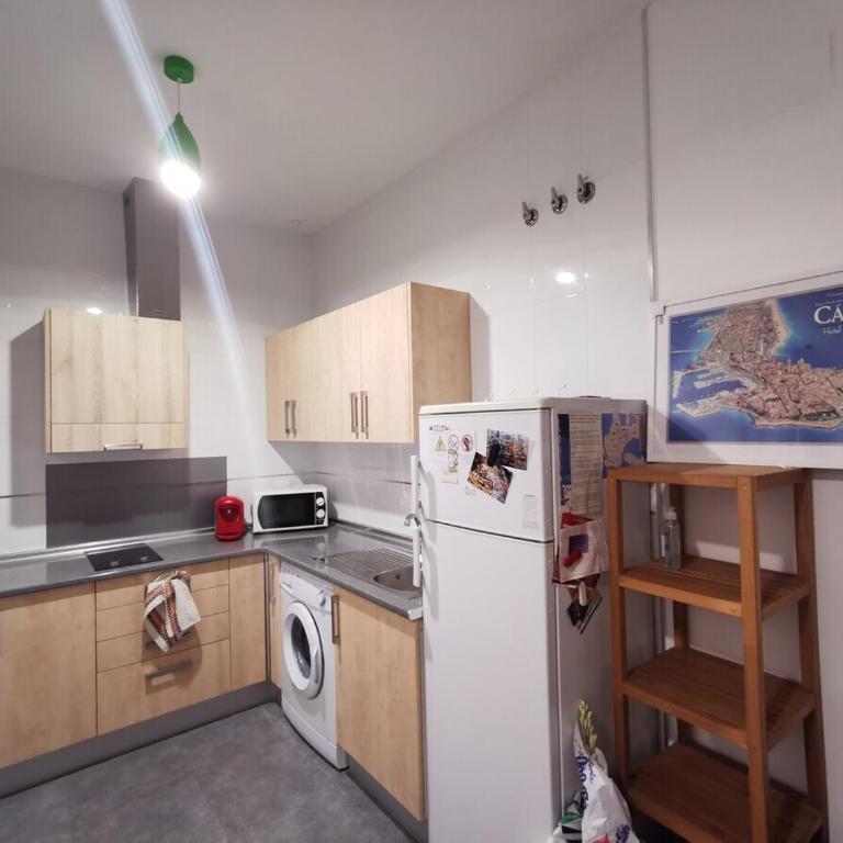 Sopranis del MAR Apartamento Centro Cádiz, junto playa y estación de tren y bus y parkings - Apartamento de 1 dormitorio - 6