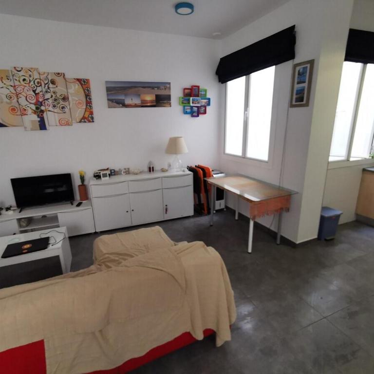 Sopranis del MAR Apartamento Centro Cádiz, junto playa y estación de tren y bus y parkings - Apartamento de 1 dormitorio - 5