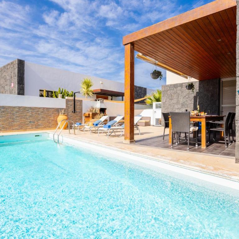 Villa Sal Marina - Three-Bedroom Villa - 2