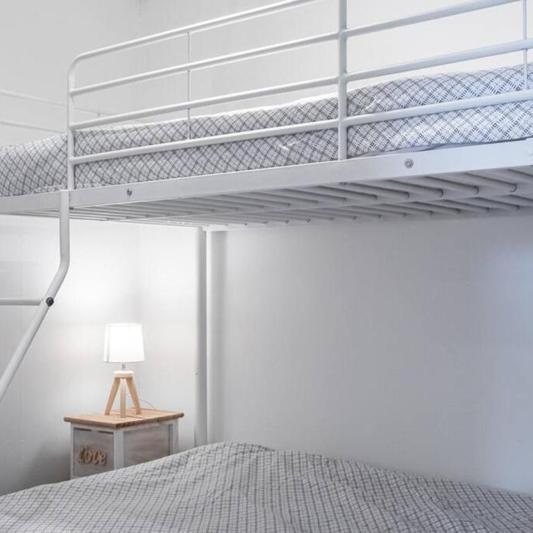 L'Escapade : Charmant T2 -Parking gratuit, piscine, wifi, clim - Appartement 1 Chambre - 9