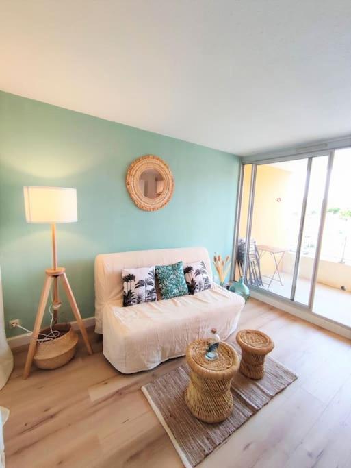 L'Escapade : Charmant T2 -Parking gratuit, piscine, wifi, clim - Appartement 1 Chambre - 15