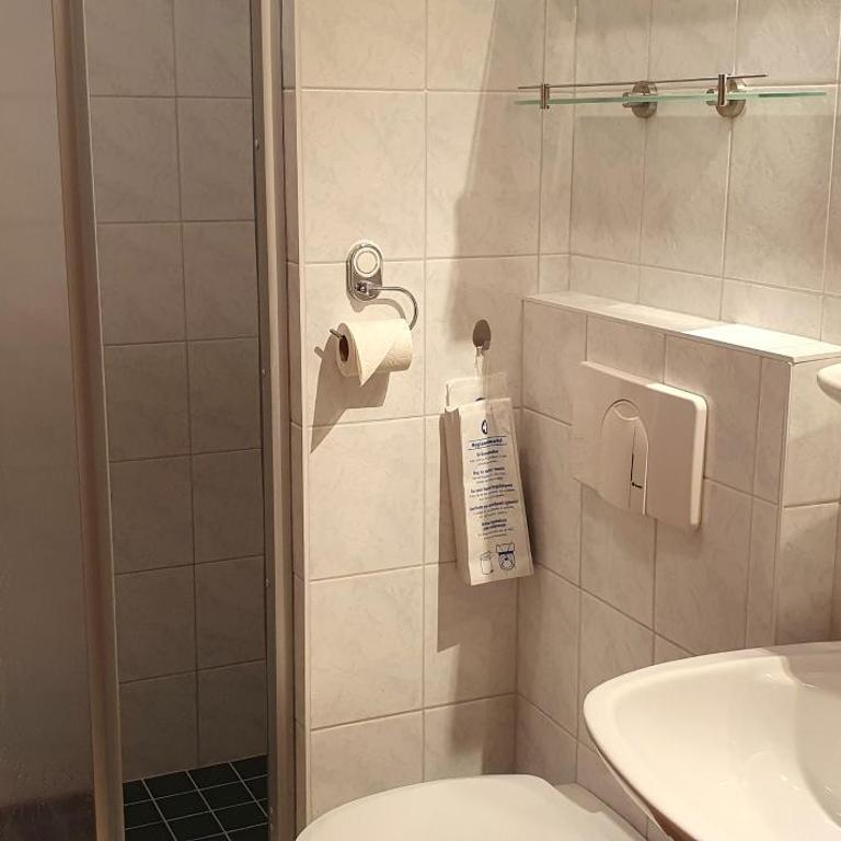 Apartment Maier - Doppelzimmer mit eigenem Bad - 3