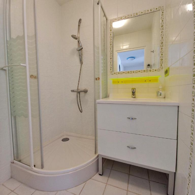Appartement T4 92M2 pour 6 pers à 400m de la plage - Apartment mit 3 Schlafzimmern - 16