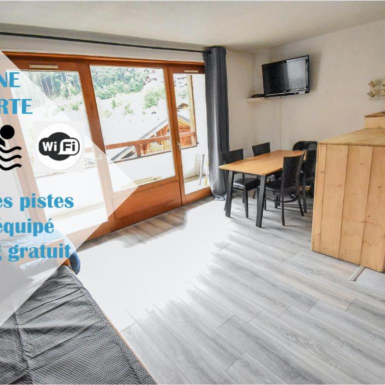 L'Enchalpe, Grand et lumineux studio avec coin montagne 5 personnes, 60m des pistes, PISCINE COUVERTE, WIFI, grand balcon expo EST, DRAPS NON COMPRIS - Studio - Vue sur Montagne - 1