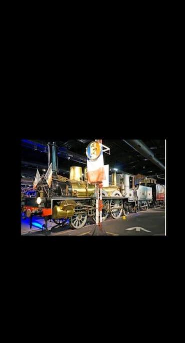 Appart cosy Musée Auto Parc Expo stationnement gratuit 4 Pers 1Ch - One-Bedroom Apartment - 32