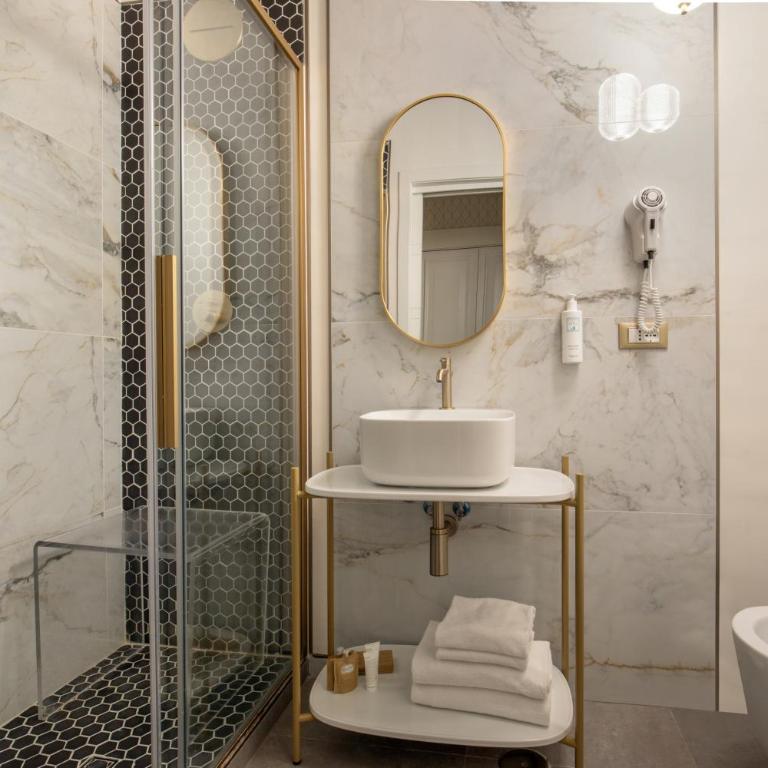 Hotel Mozart - Camera Matrimoniale/Doppia con Letti Singoli - Dependance - Via del Corso 75 - 15
