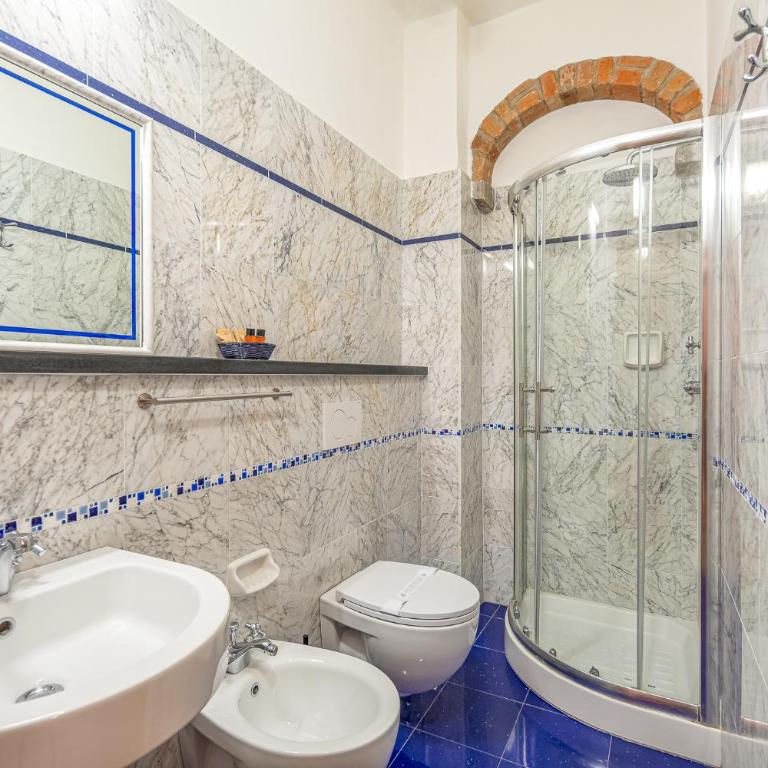 Hotel City - Double Room with Private External Bathroom - 2