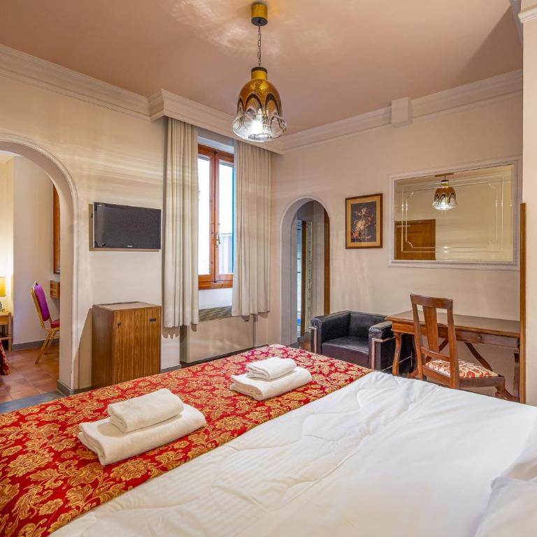 Hotel City - Triple Room - 5