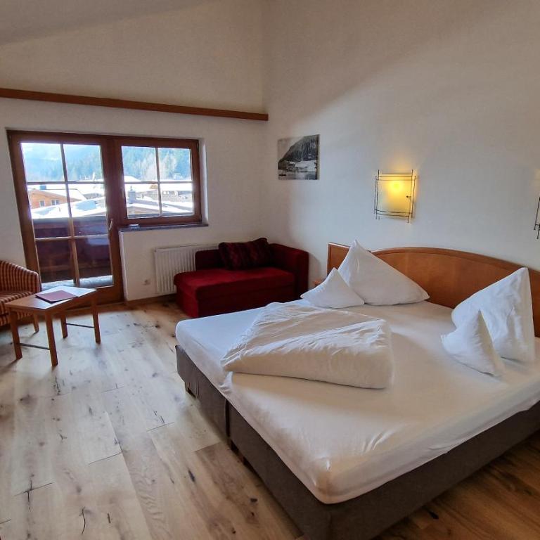 Das Alpin - Hotel Garni Guesthouse - Superior Doppelzimmer mit Balkon - 10