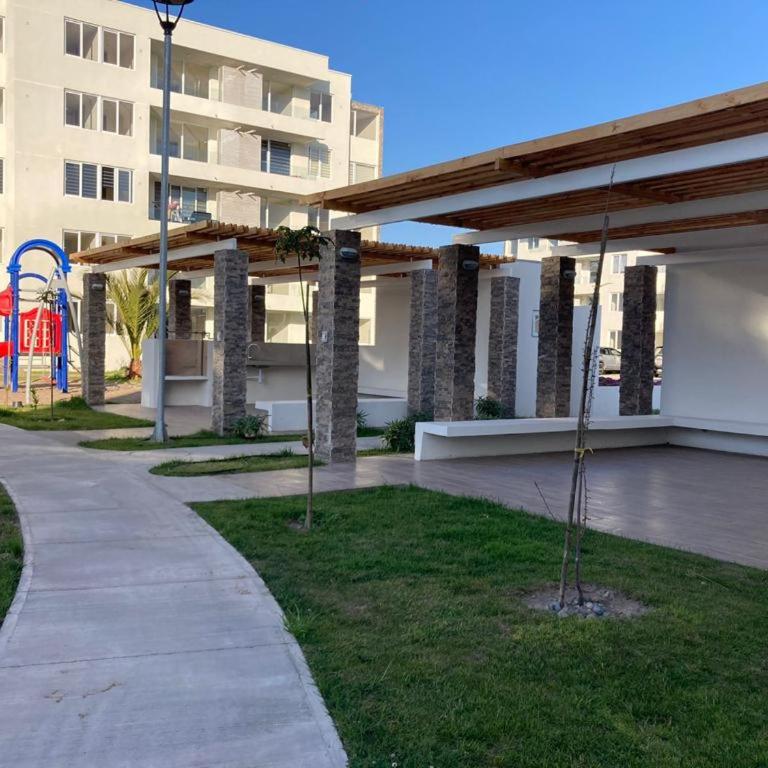Hermoso departamento nuevo con todas las comodidades - Three-Bedroom Apartment - 10