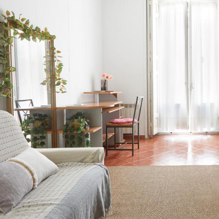 BARRIO DE LAS LETRAS, Corazón de Madrid - King Suite with Balcony - 10