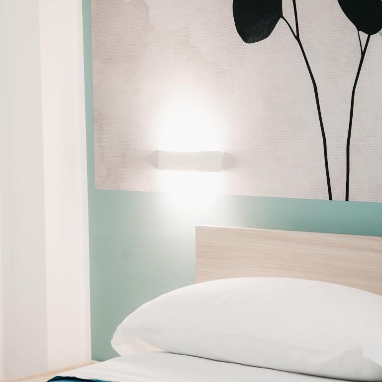 Winning Apartments - Double or Twin Room with Private Bathroom - 7