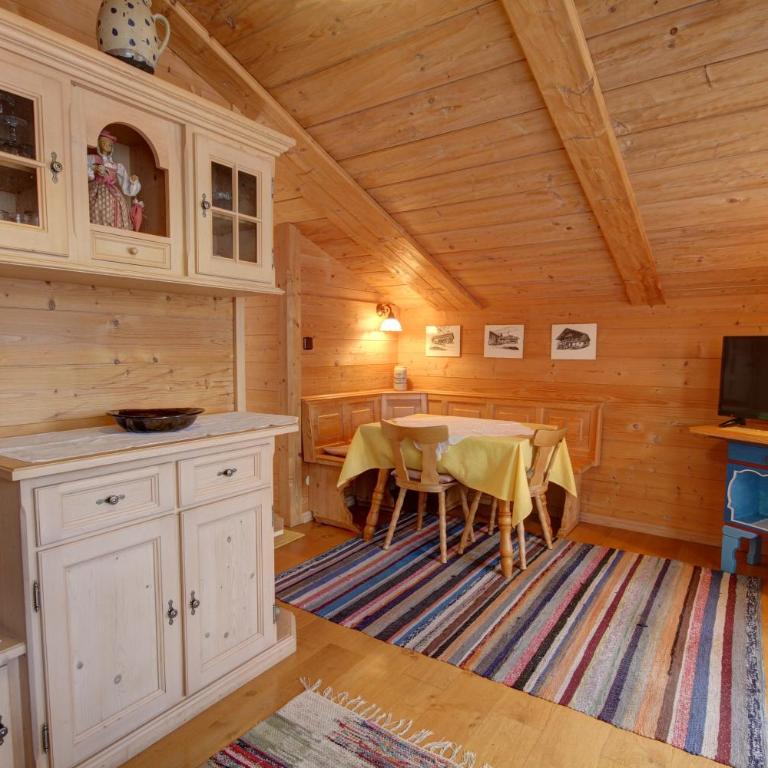 Ferienwohnung Birkenmeier inkl. Chiemgaukarte - Apartment mit Balkon - 2