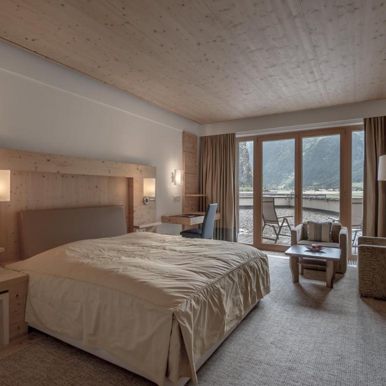 Aqua Dome 4 Sterne Superior Hotel & Tirol Therme Längenfeld - Doppelzimmer mit Zugang zur Therme und Spa - 1