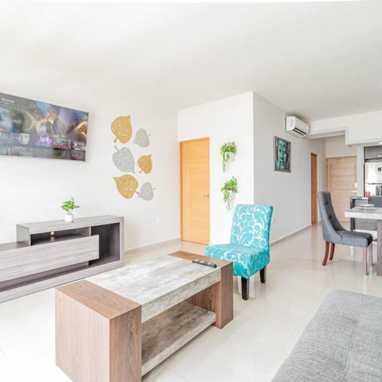 Lujoso Condominio Tiburon a 3 Cuadras de la Playa - Two-Bedroom Apartment - 7