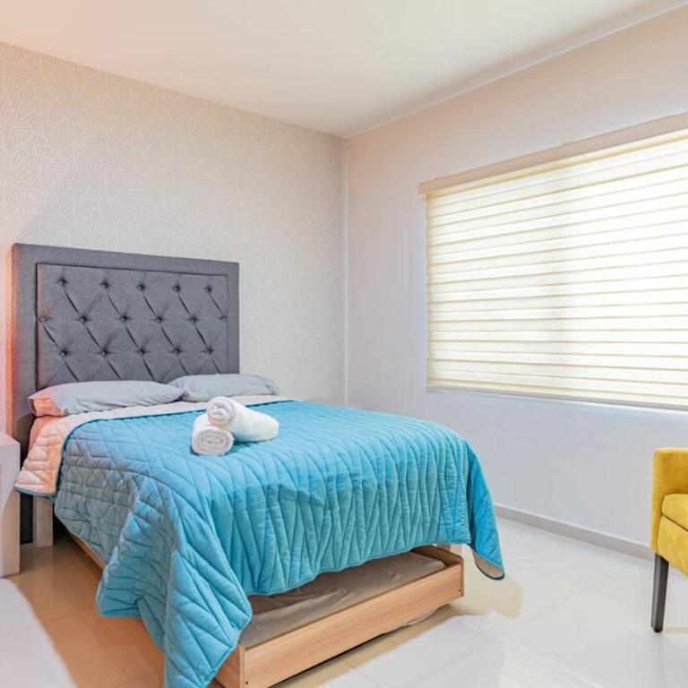 Lujoso Condominio Tiburon a 3 Cuadras de la Playa - Two-Bedroom Apartment - 24