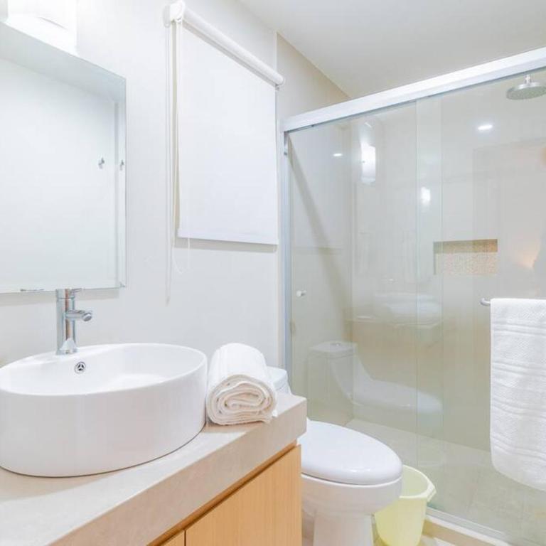 Bonito condo Zona Dorada con Piscina y Cochera - Two-Bedroom Apartment - 4