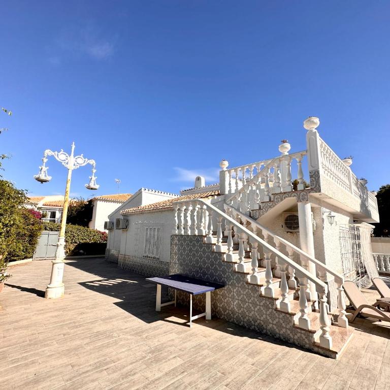 Sonnige Villa mit privatem Pool & Dachterrasse - Villa de 3 dormitorios - 26