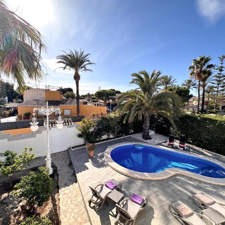 Sonnige Villa mit privatem Pool & Dachterrasse - Villa de 3 dormitorios - 2