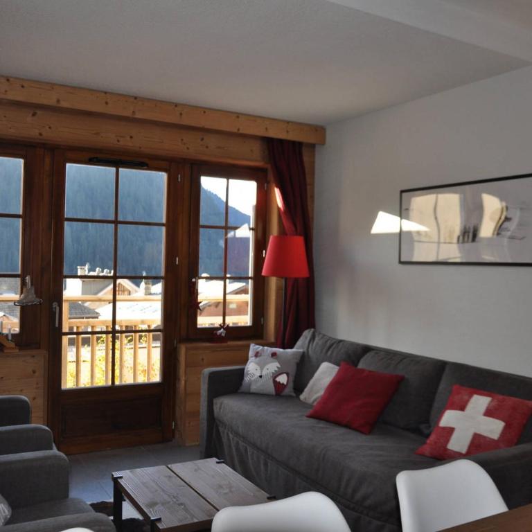 Appartement central à Châtel avec balcon et accès piscine - FR-1-693-105 - Appartement - 1