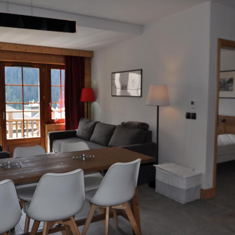 Appartement central à Châtel avec balcon et accès piscine - FR-1-693-105 - Appartement - 5