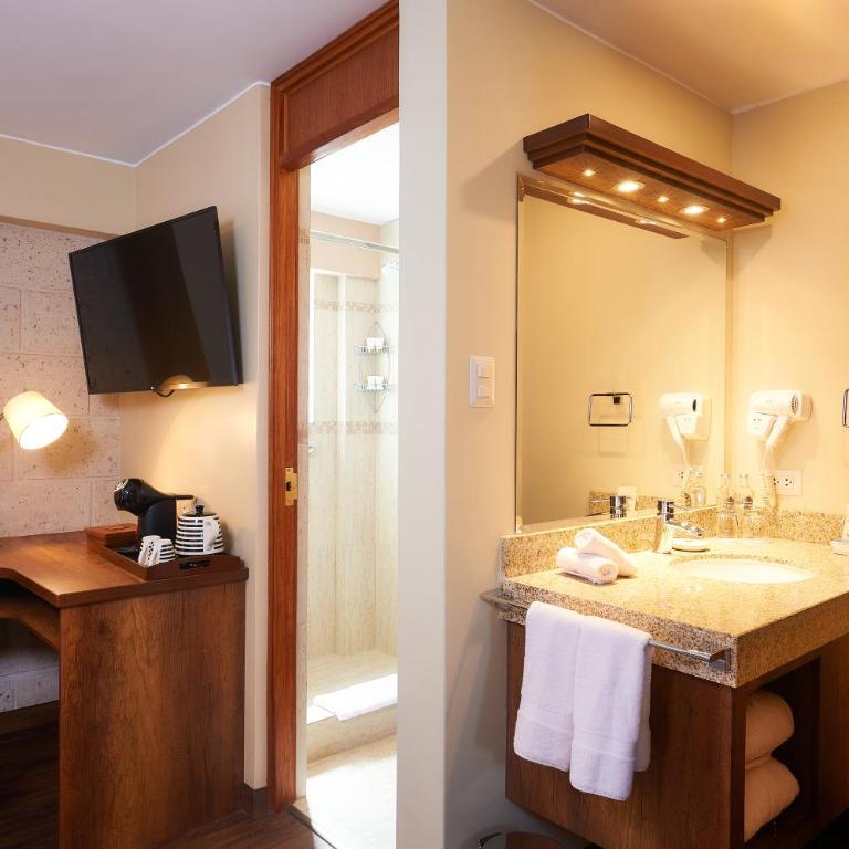 ARIQUEPAY HOTEL - Deluxe King Room - 6