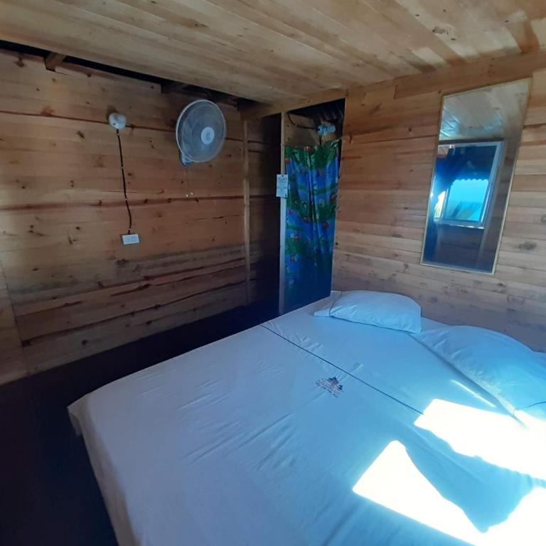 Hugos Place Baru - Double Room with Balcony - 4