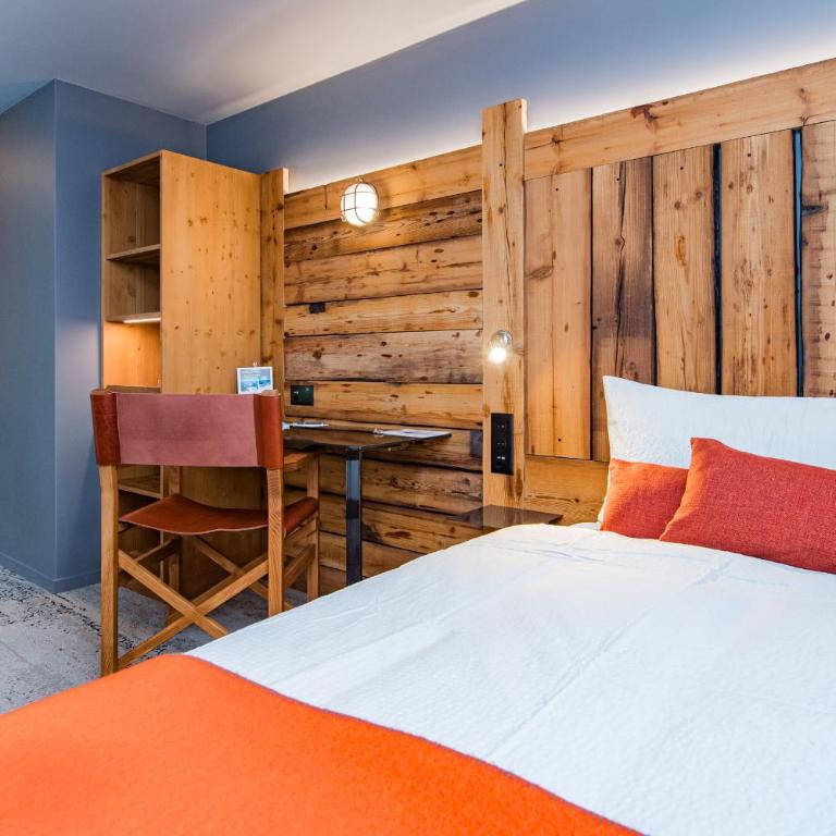 BaseCamp Hotel - Einzelzimmer mit Talblick und Balkon - 3