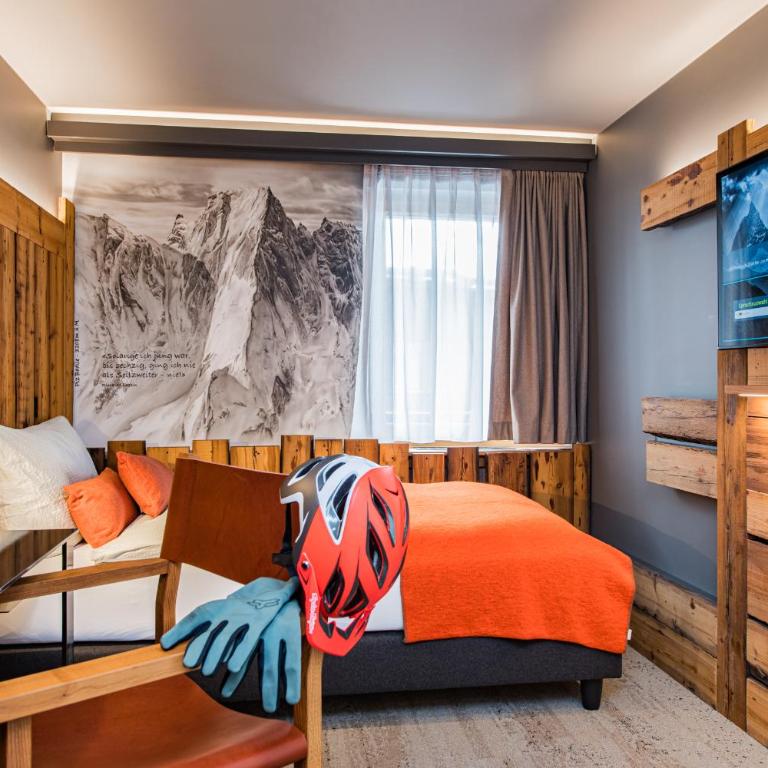 BaseCamp Hotel - Einzelzimmer mit Talblick und Balkon - 2