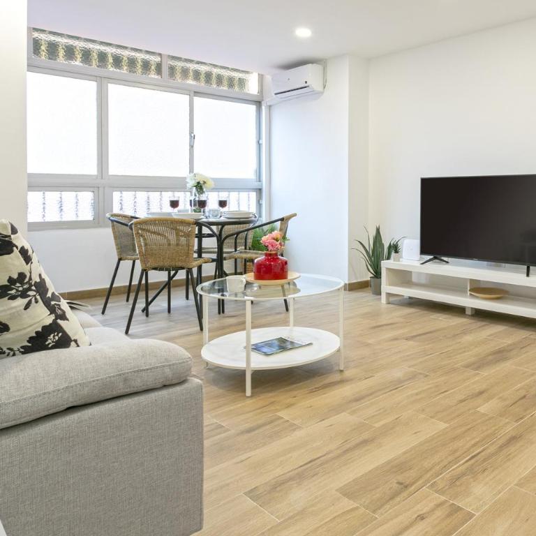 -MalagaSunApts-Central &Quite - Two-Bedroom Apartment - 7