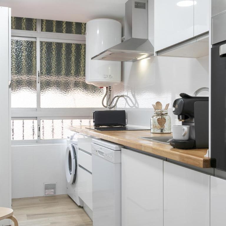 -MalagaSunApts-Central &Quite - Two-Bedroom Apartment - 9