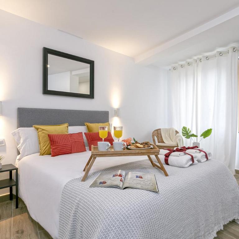 -MalagaSunApts-Central &Quite - Two-Bedroom Apartment - 10