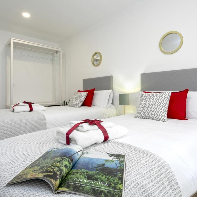 -MalagaSunApts-Central &Quite - Two-Bedroom Apartment - 13