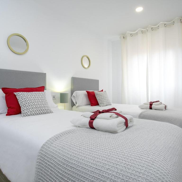 -MalagaSunApts-Central &Quite - Two-Bedroom Apartment - 14