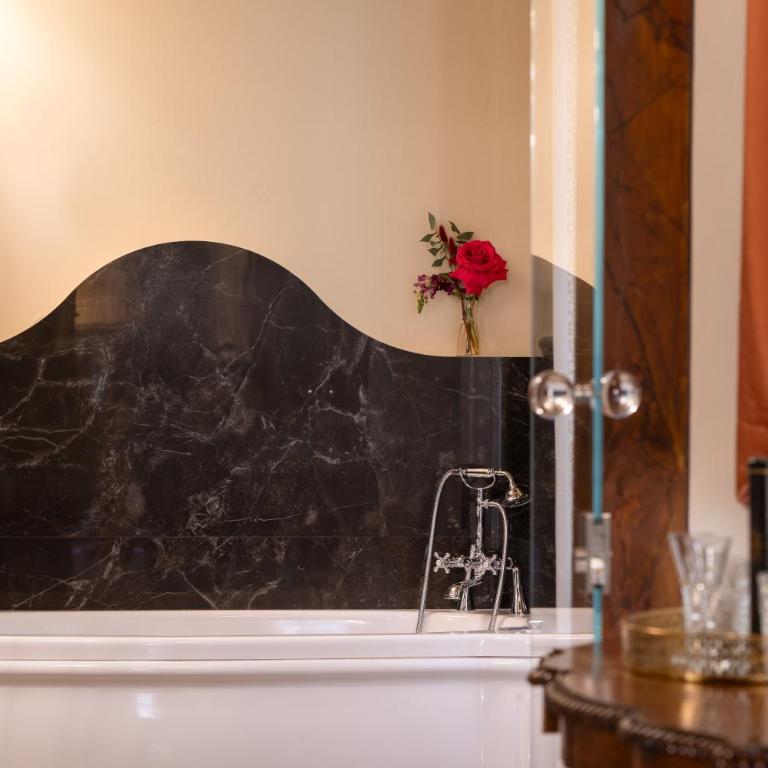 Piazza Pitti Palace - Residenza d'Epoca - Suite King con Vasca Idromassaggio - 13