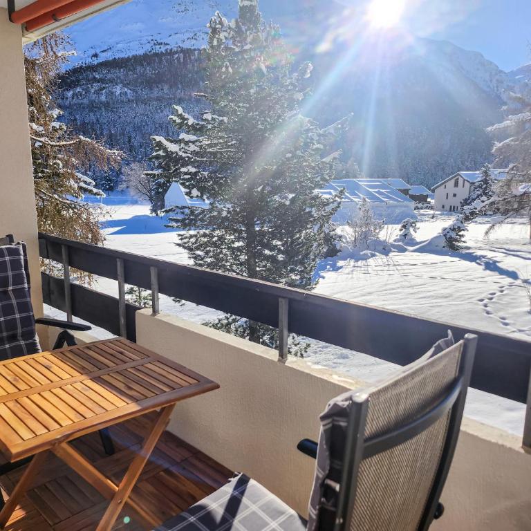 Modernes Alpenstudio mit Bergblick, Pool und Sauna - Apartment mit 1 Schlafzimmer - 2