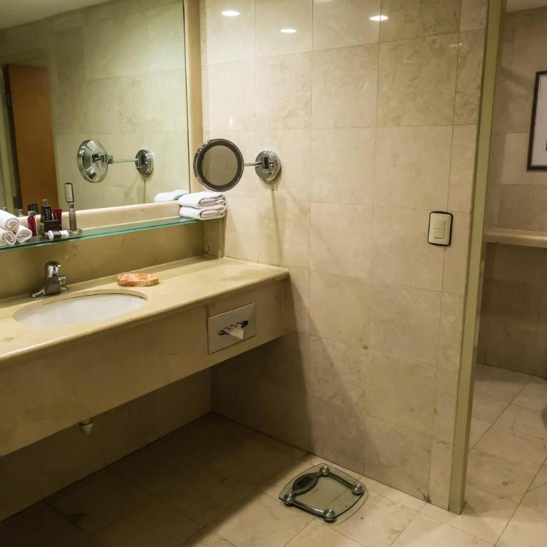 Marriott Tijuana Hotel - Deluxe Room Golf View, 1 King Bed - 4