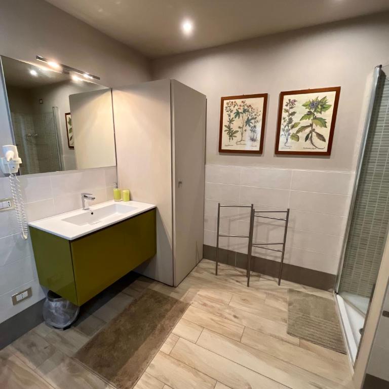 Appartamento RESIDENZA LA CORTE Verona piano terra con piscina, plateatico e giargino - Appartamento con 2 Camere da Letto - 12