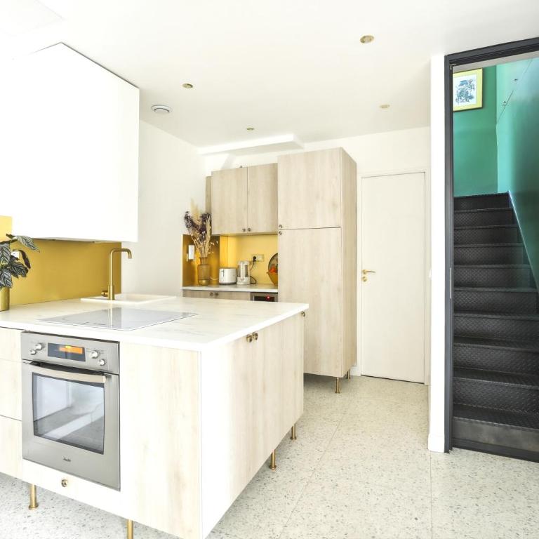 Luxury top floor duplex near Le Marais - Two-Bedroom Apartment - 13