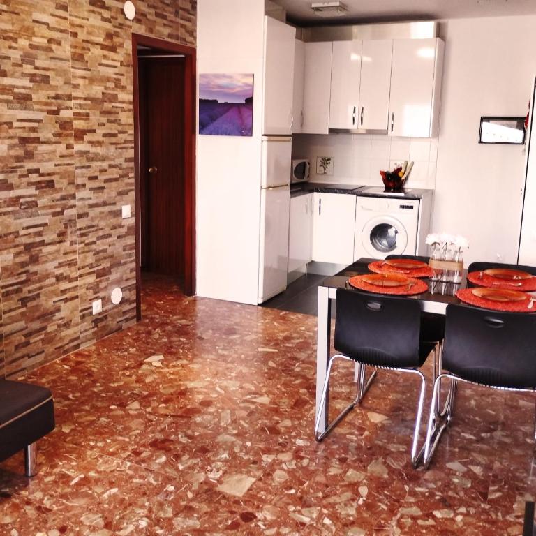 Blue Sky Montblanc - Swimming Pool & AC - One-Bedroom Apartment - 5