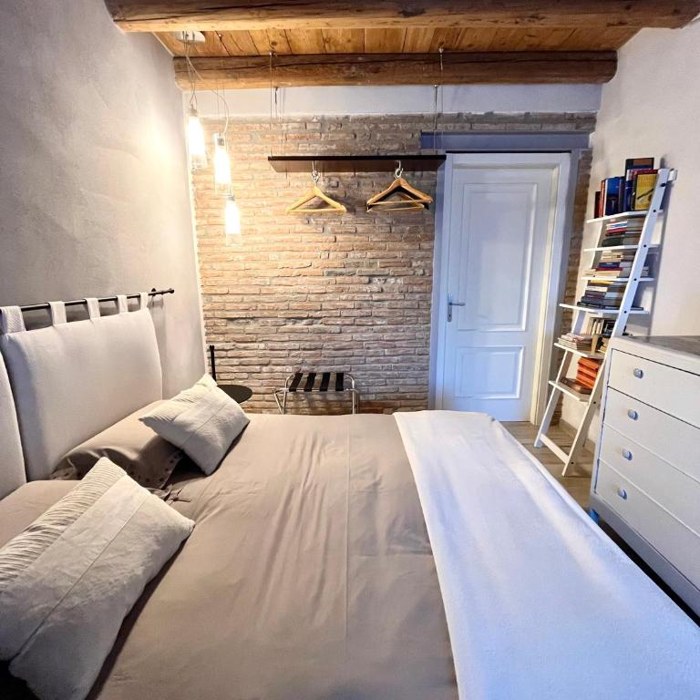 Appartamento RESIDENZA LA CORTE Verona piano terra con piscina, plateatico e giargino - Appartamento con 2 Camere da Letto - 17